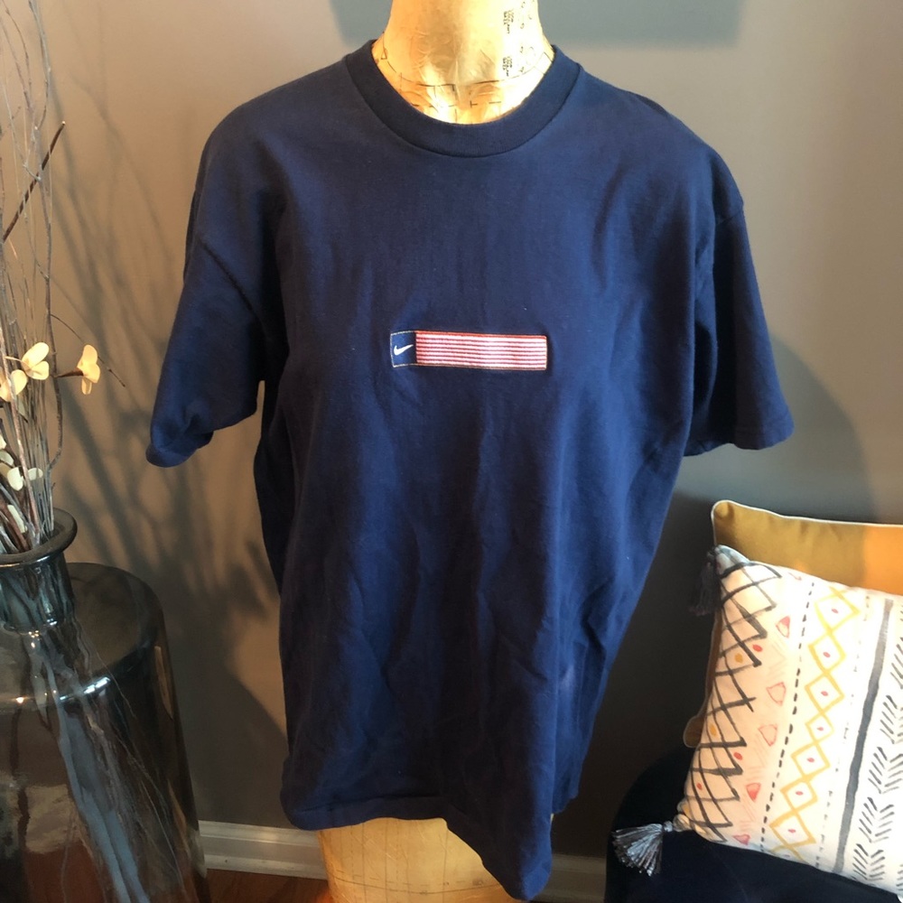 Nike American Flag Embroidered Tee - Size L 🇺🇸